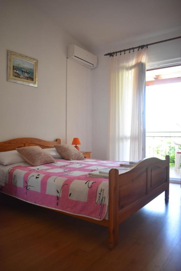 Apartmani Sekana Starigrad Exterior photo