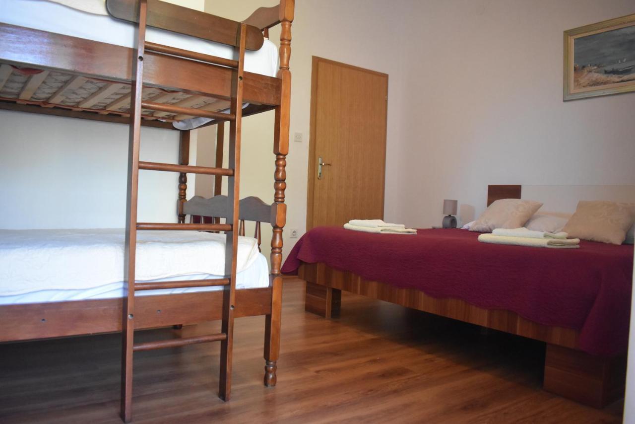 Apartmani Sekana Starigrad Exterior photo