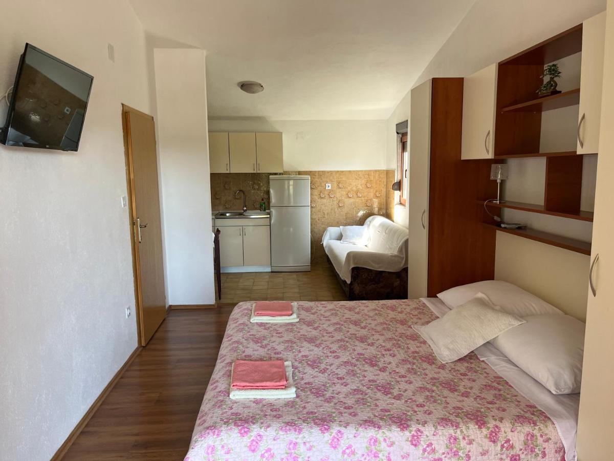 Apartmani Sekana Starigrad Exterior photo