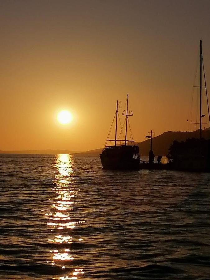 Apartmani Sekana Starigrad Exterior photo